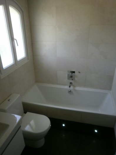 Joneau Bath - Modern Bath small space